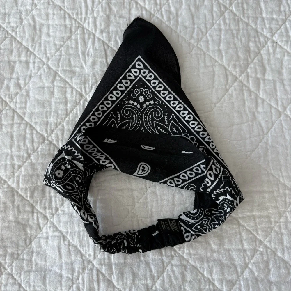 NWOT Black and White Bandana Headband
